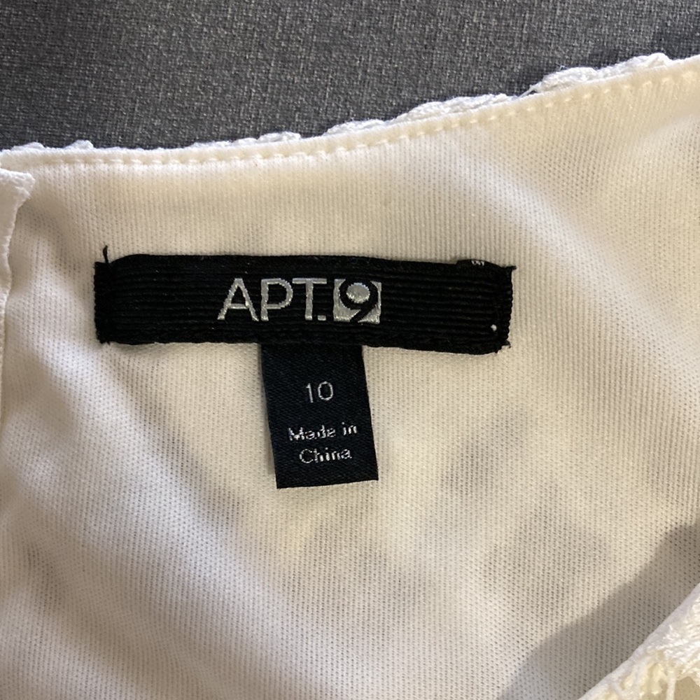 APT. 9 Size 10 A-line off white lace sleeveless 100% nylon dress with lining. - Picture 5 of 7